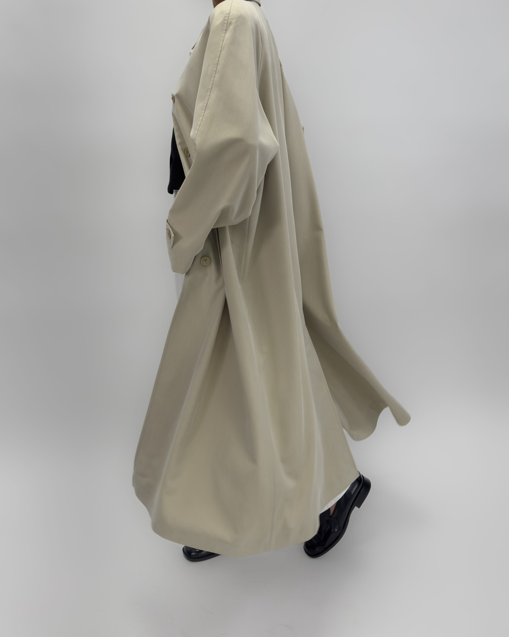 Light Unisex Trench Coat in Beige