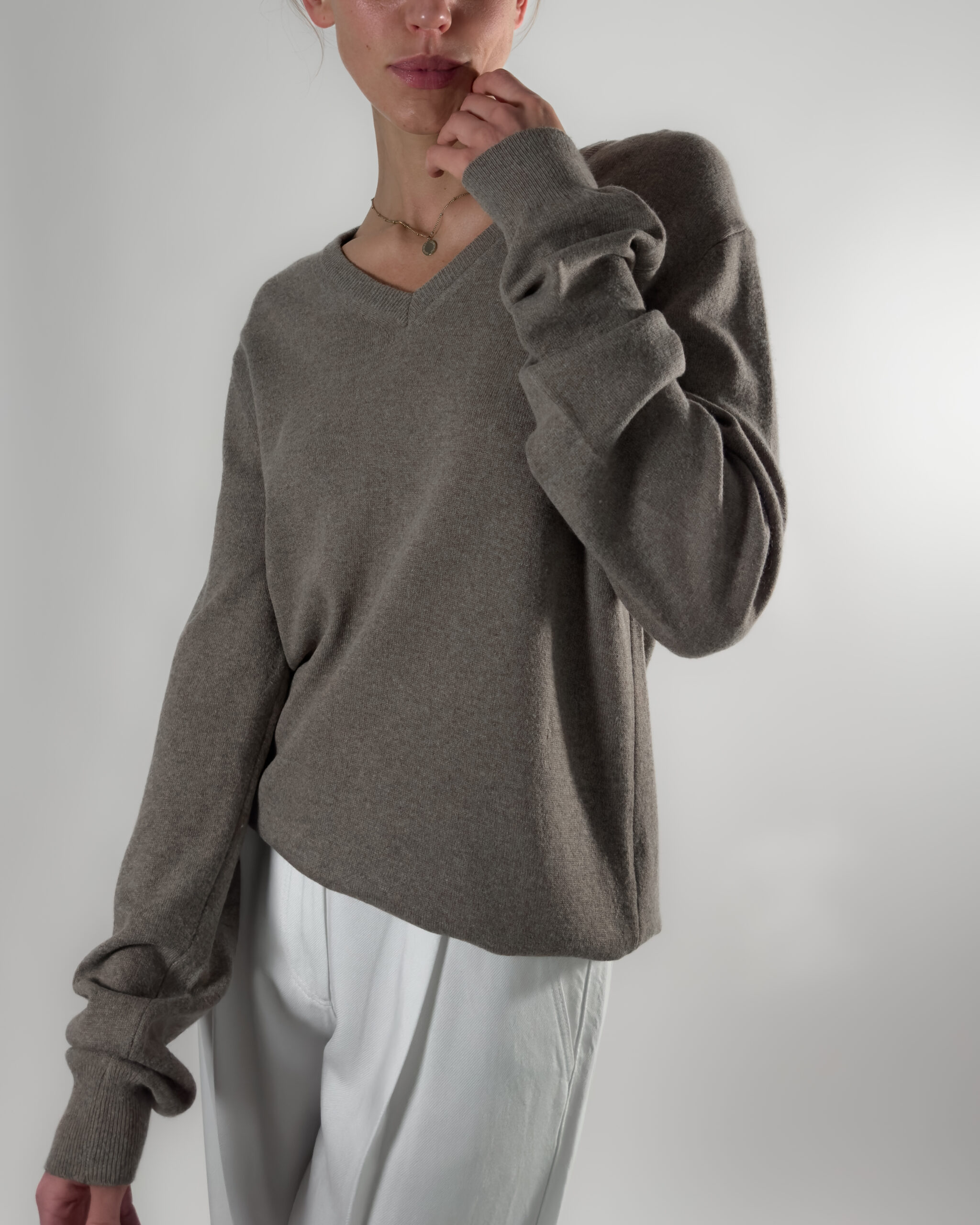 Cashmere Blend V-Neck Sweater | Taupe