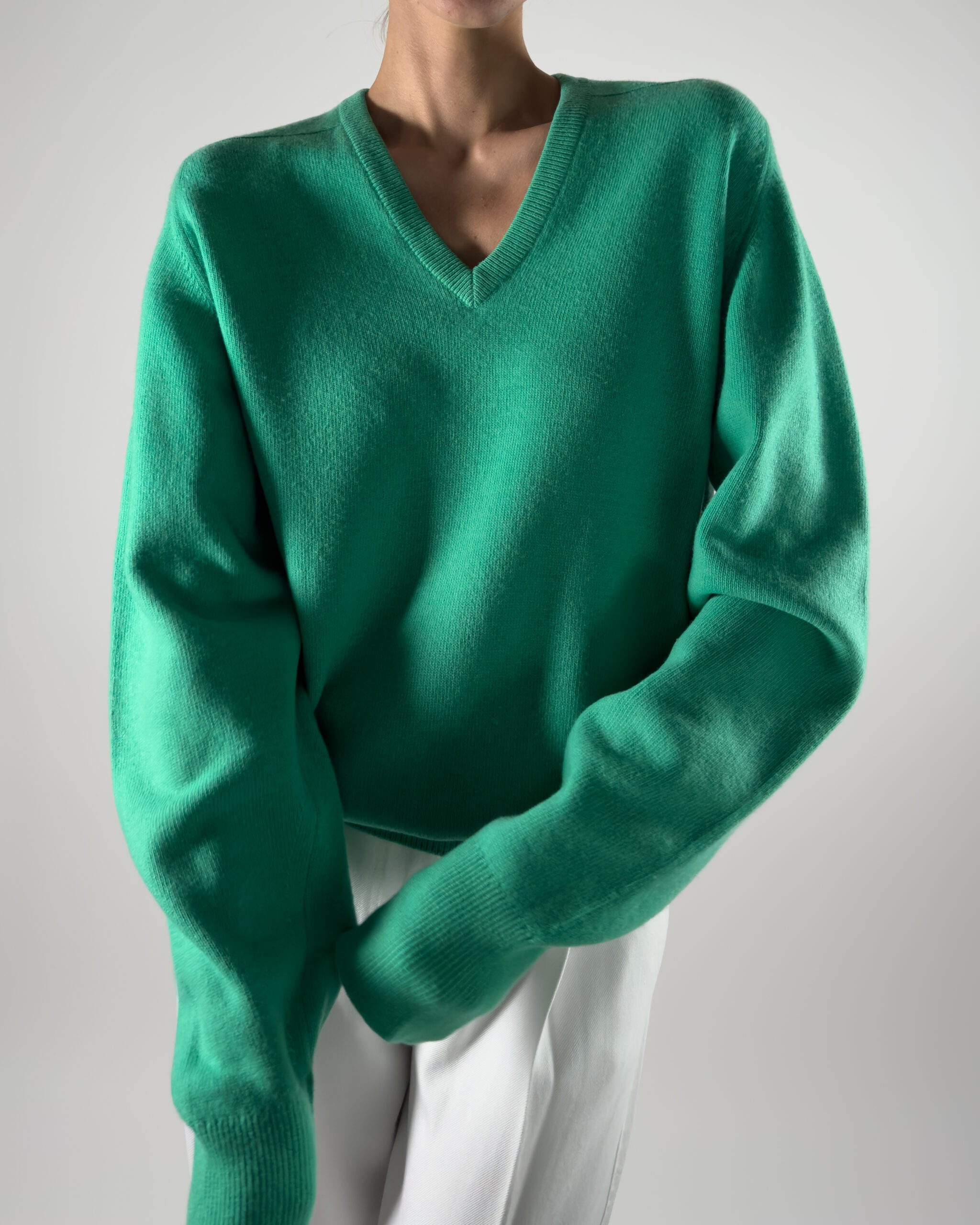 Ballantyne Pure Wool V-Neck Sweater | Green