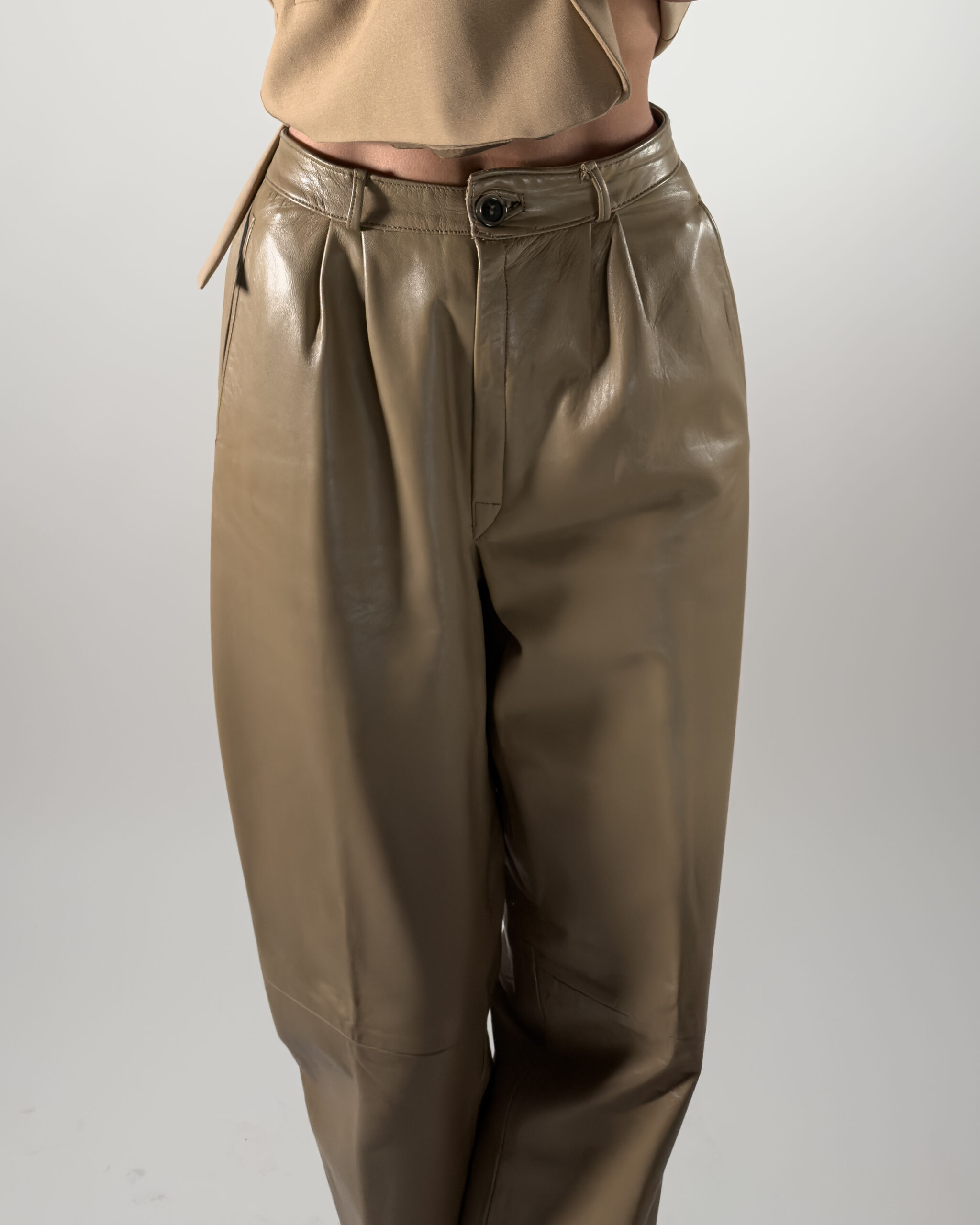 Genuine Leather Pleated Trousers | Taupe