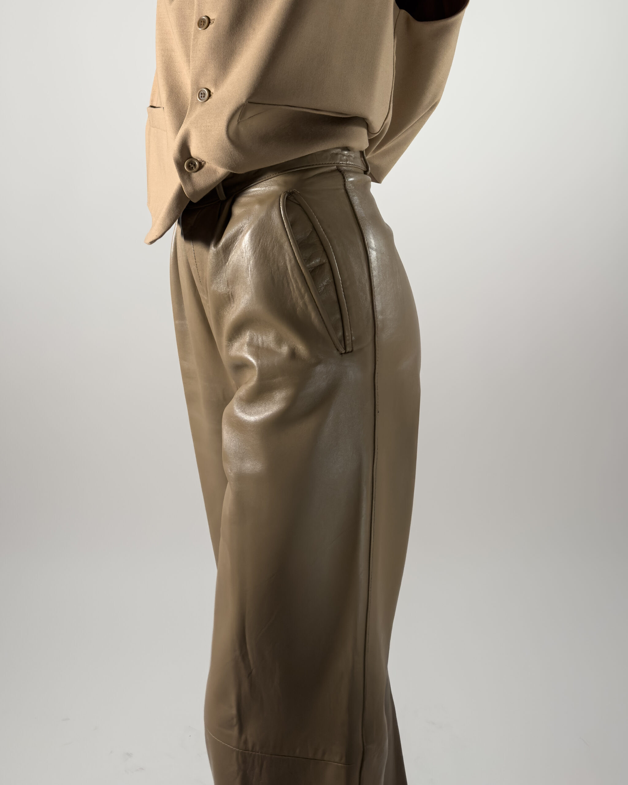 Genuine Leather Pleated Trousers | Taupe