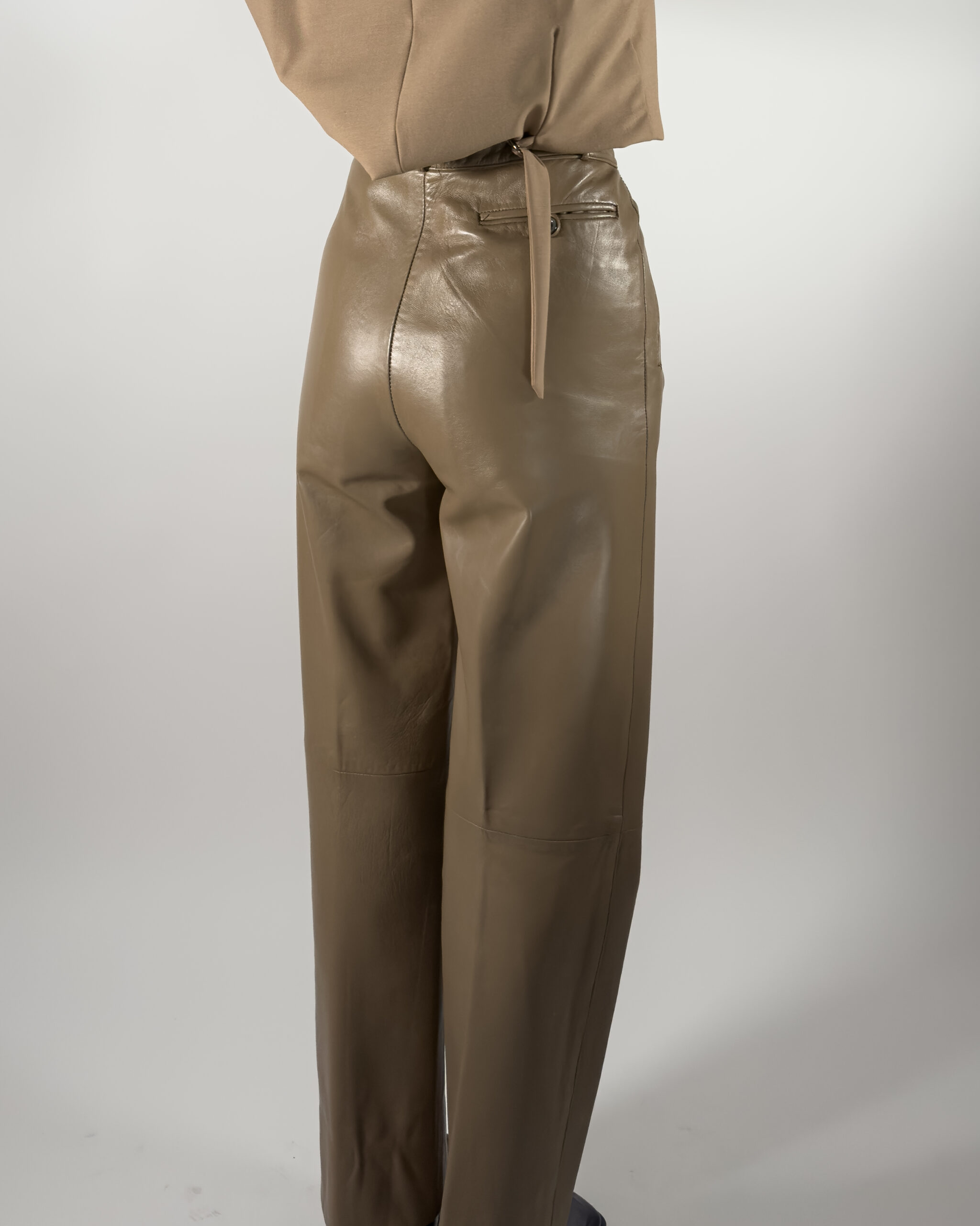 Genuine Leather Pleated Trousers | Taupe