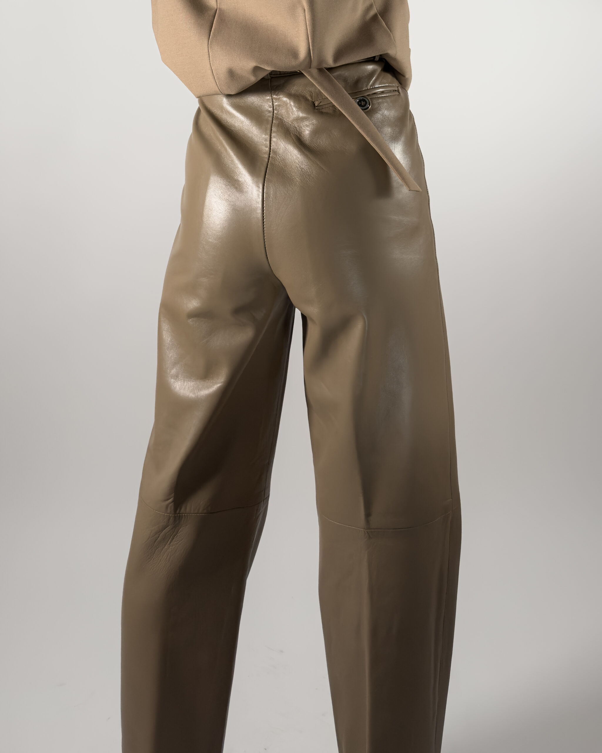 Genuine Leather Pleated Trousers | Taupe