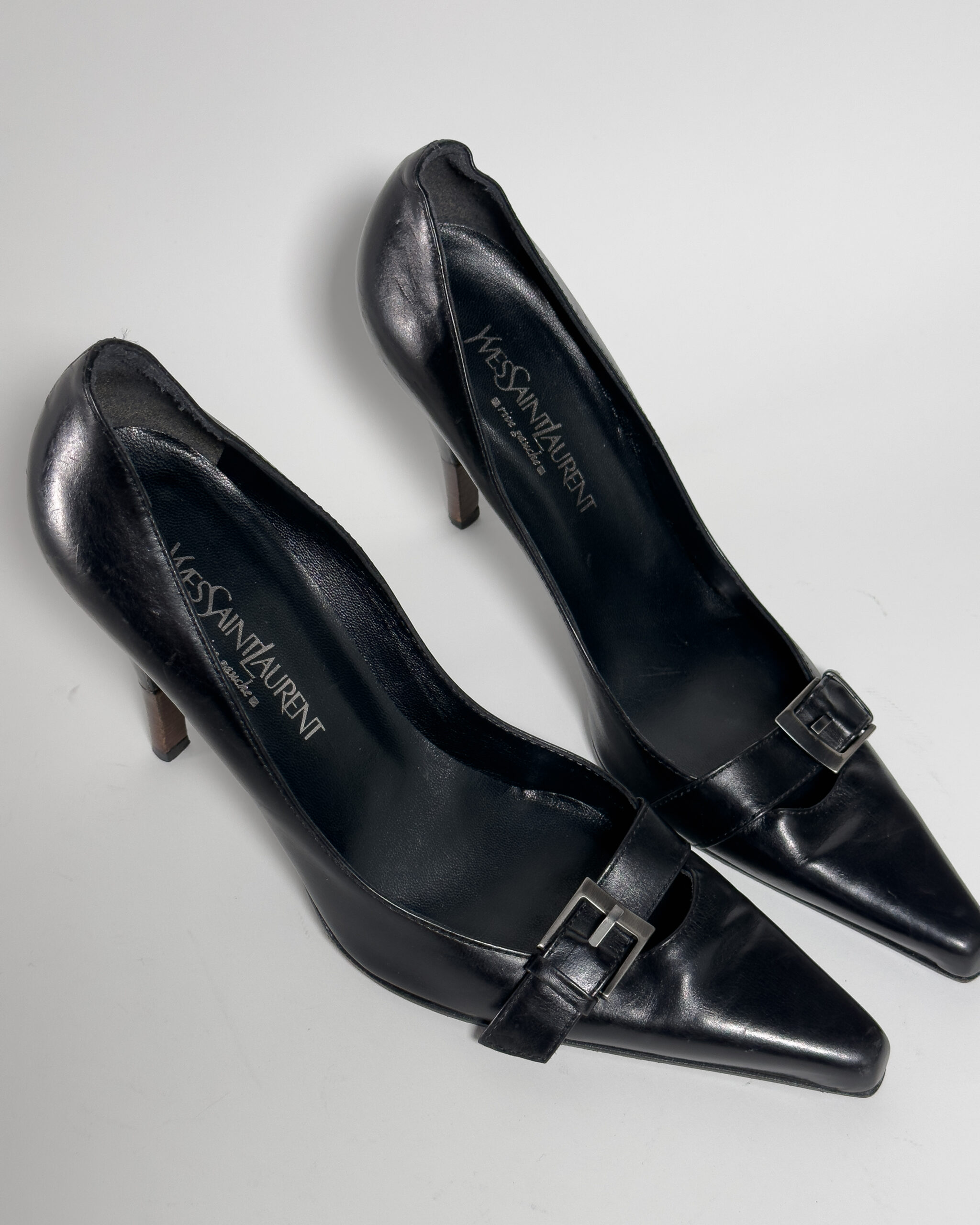 Yves Saint Laurent Leather Pumps | Black