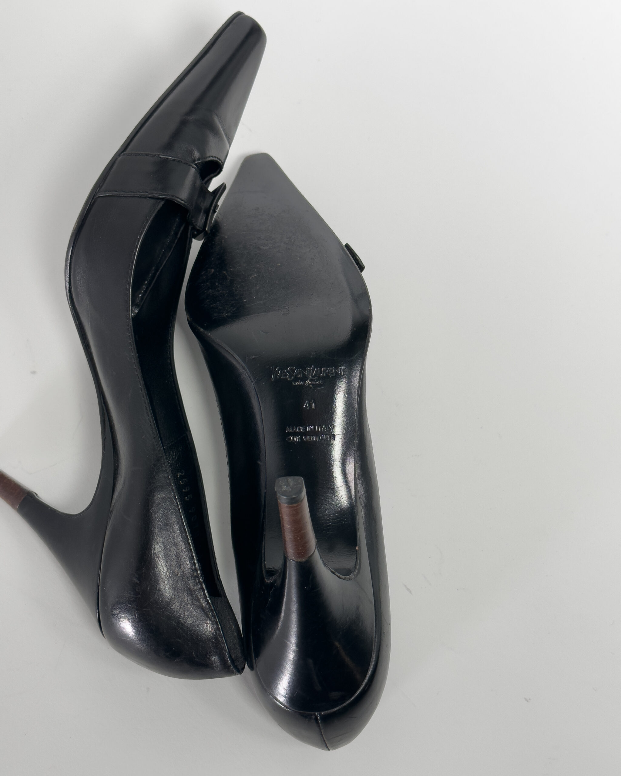 Yves Saint Laurent Leather Pumps | Black