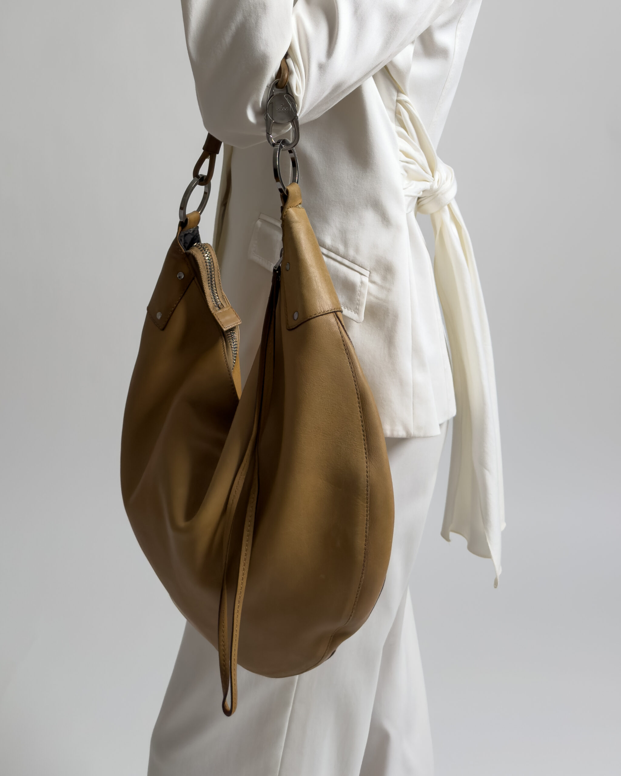 Gucci Leather Half Moon Bag | Camel