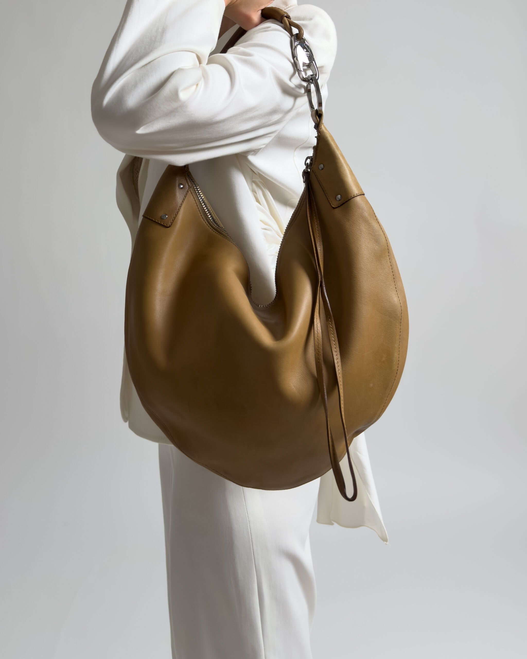 Gucci Leather Half Moon Bag | Camel